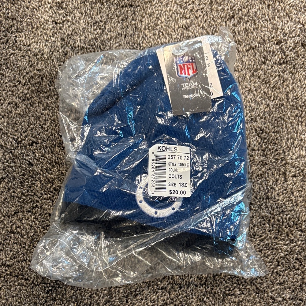 NWT, NFL Team Apparel Blue Beanie with matching gloves, kid size